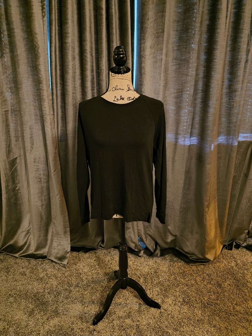 Lou & Grey Black Long-Sleeve Crewneck Top